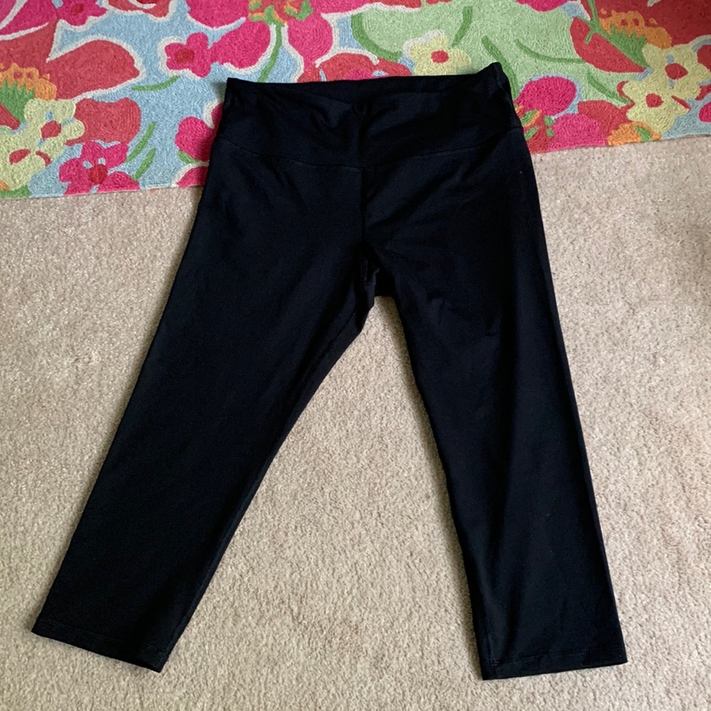 Black Old Navy XL Go Dry cropped leggings